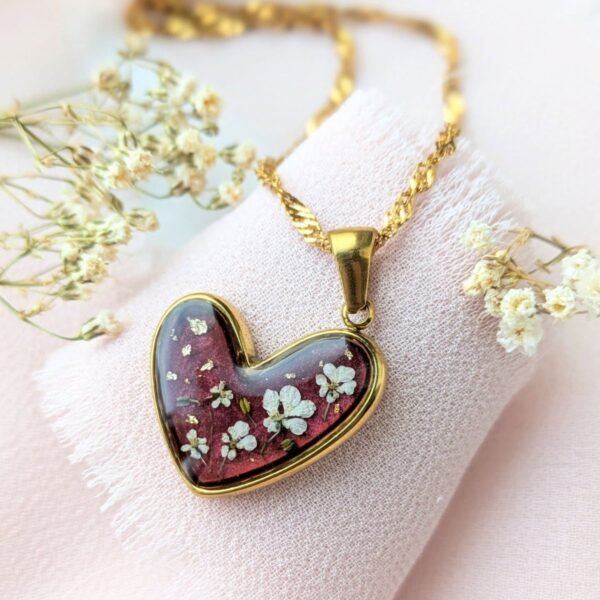 Handmade Resin Necklace – Stylish & Unique Jewelry